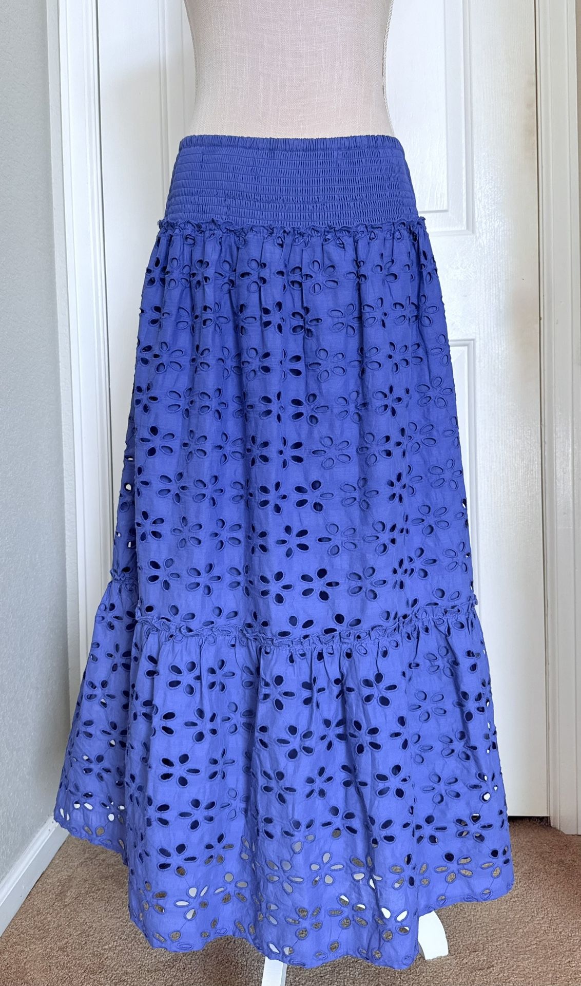 Jennifer & Grace Blue Eyelet Tiered Maxi Skirt L NWT Cotton Smocked Waist Boho w/ Pockets