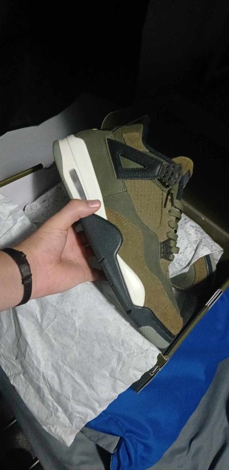 Jordan 4 Medium Olives 