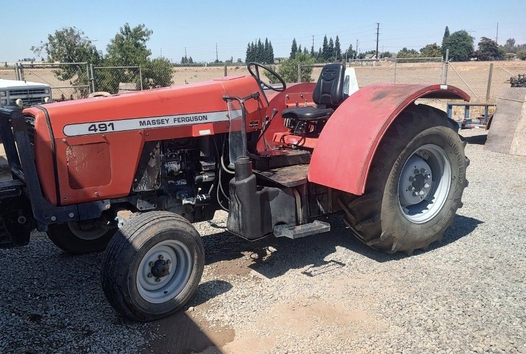 Massey Ferguson 491 Tractor
