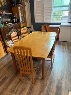 BIF Korea Dining Table Set – Must Go ($200 OBO)