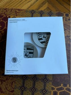 Genuine Porsche Macan OEM Wheel Center Caps – Set of 4 – 95B601150