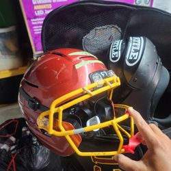 YOUTH FOOTBALL HELMET & PADS