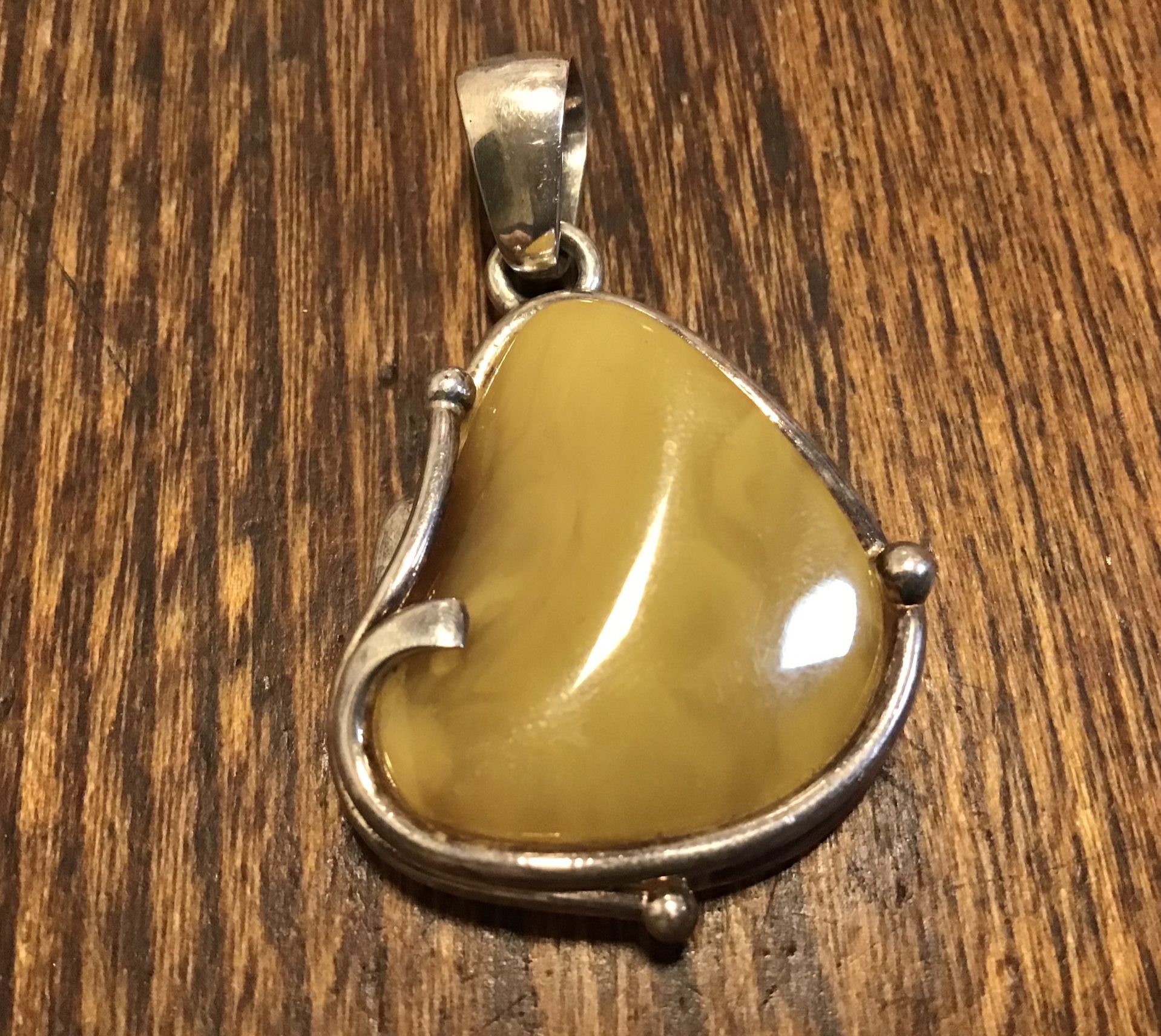 Vintage yellow amber Sterling pendant