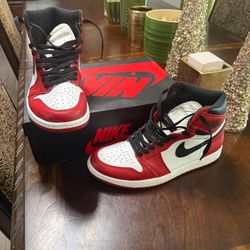 Size 11.5 - Jordan 1 Retro OG High Chicago