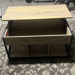 Coffee Table – Like New! 