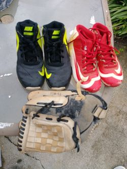 Black and yellow Boys Nike high top tennis shoes