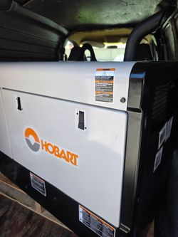 Hobart Champion Elite 225 Engine-Driven Stick Welder Generator - 225A DC, 10,000W Peak Power, Vanguard 23 HP Gas Engine, Electric Start, Model #500580
