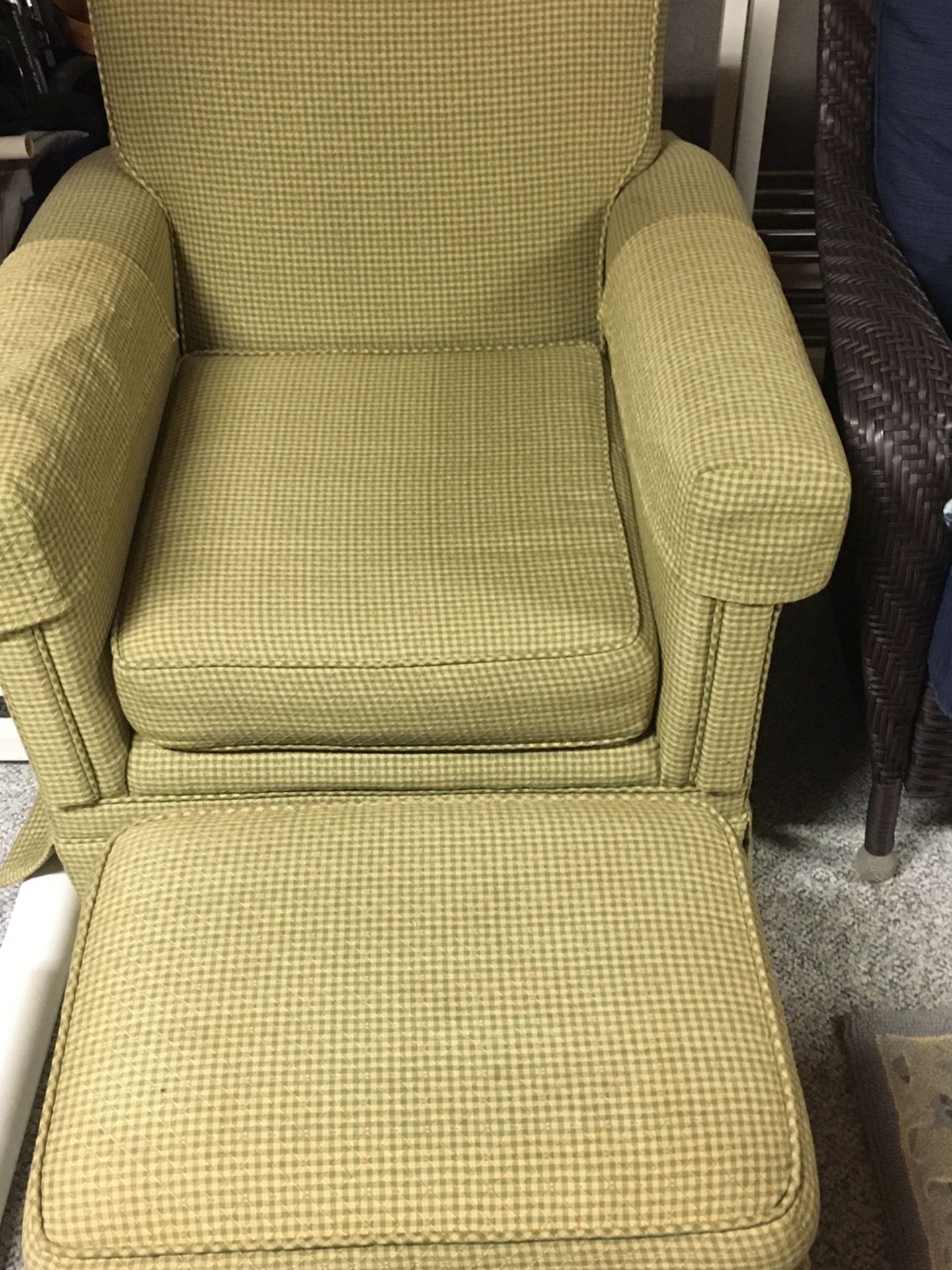 Chair With Ottoman