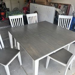 Table With Built In Leaf And 5 Chairs