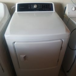 Super Super Nice Frigidaire dryer 