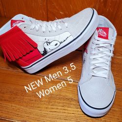 NEW Vans Sk8-Hi Moc Peanuts Dog House Women 5