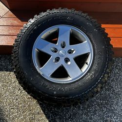 5 Lug Jeep Wheel & Tire LT225/75 R17