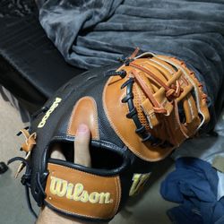 BRAND NEW Wilson A2000 Baseball Glove