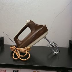 Vintage Brown Waring 12 Speed Solid State Mixer Pre Owned *** Works***