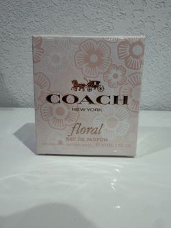 New Coach Floral Eau de Parfum is a 30ml (1 fl. oz.)