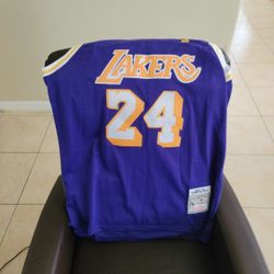 Kobe Bryant Los Angeles Lakers Jersey XL New