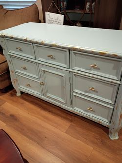 Dresser