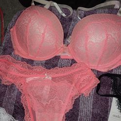 New Victoria Secrets Bras And Panties W/tags
