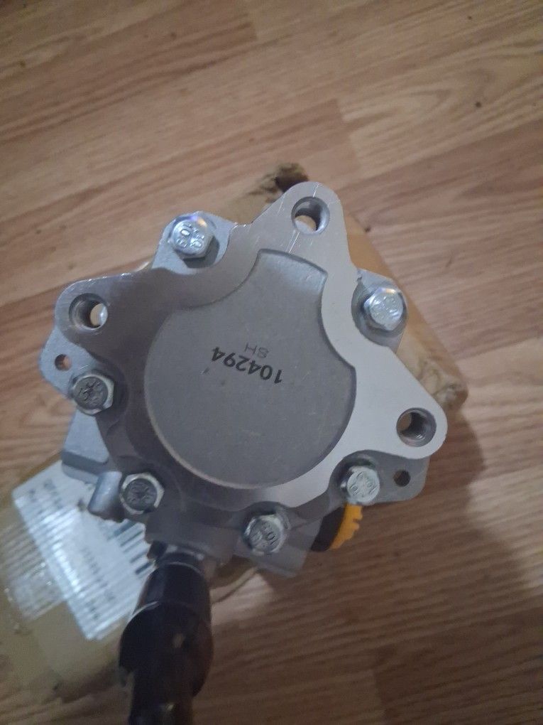 Bmw 328i 2007 . Power Steering Pump. Brand New.