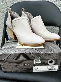 Jeffrey Campbell Rosalee Booties – Ivory – Size 6.5