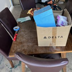 Really Nice Wooden & Leather Dining Room Set Available For Sale