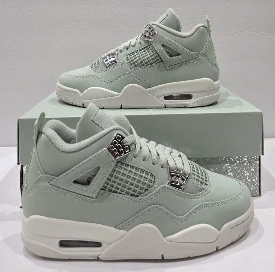 Womans Air Jordan 4 Seafoam Sail Size 7