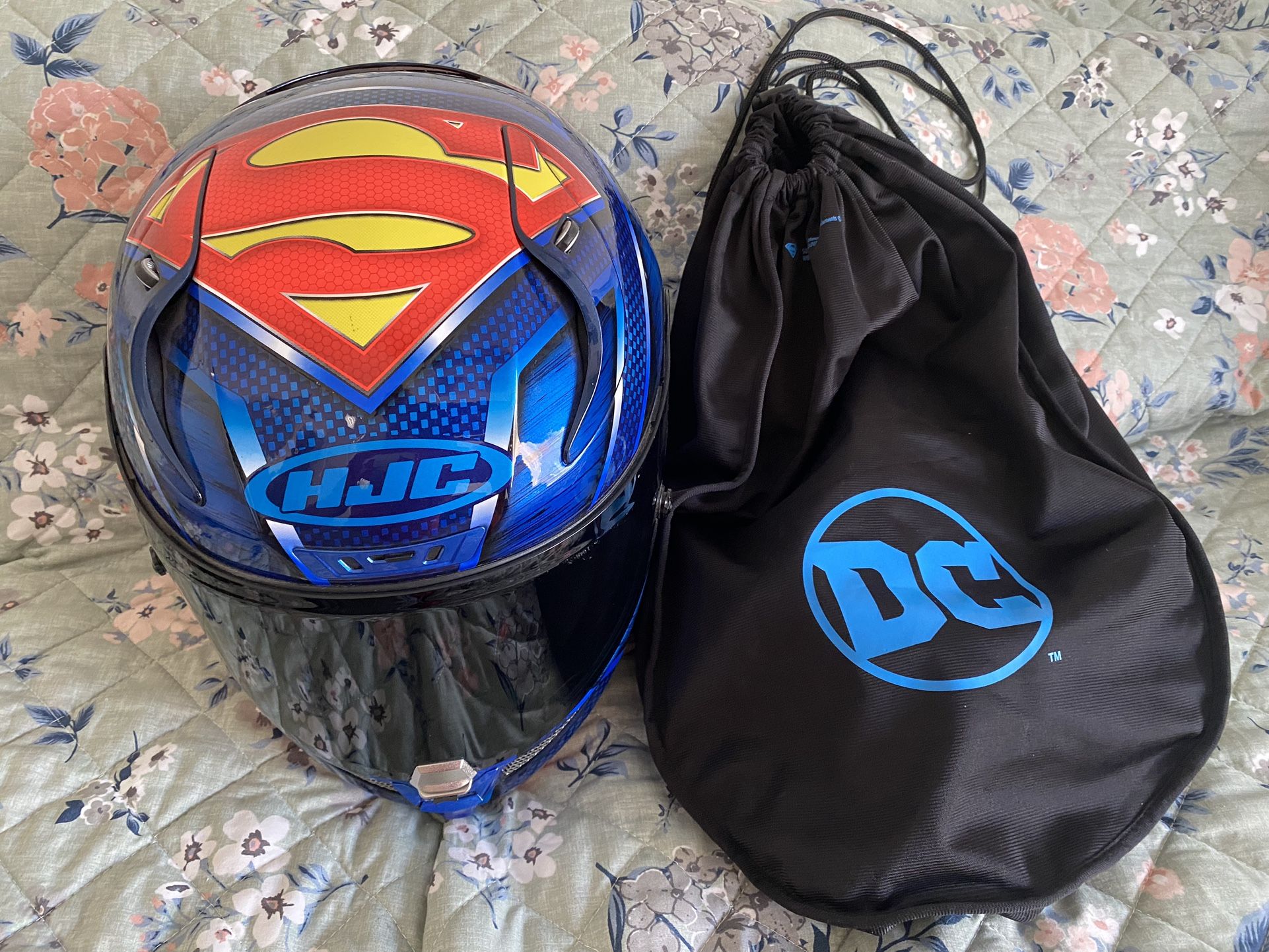 RPHA 11 PRO HJC “SUPERMAN” Motorcycle Helmet Size Medium *LIKE NEW WITH BLEMISH”