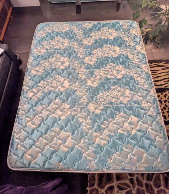 Queen Mattress Set & Accessories