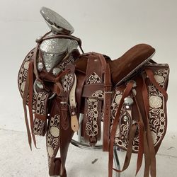 Nueva Montura Charra Pitiada Original Con Herrage Y Fuste Plateado Completo 