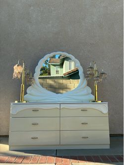 80s Postmodern Art Deco Cream White Italian dresser