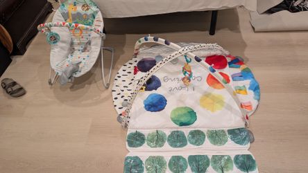 Play mat and seat free