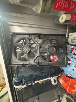 Radiator cooling fans