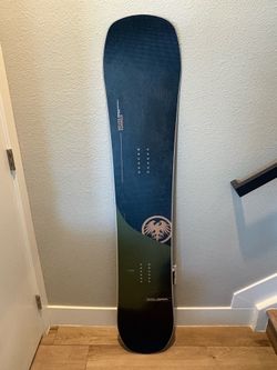 *NEW 2025 Never Summer Men’s Cougar Snowboard 158  NEW