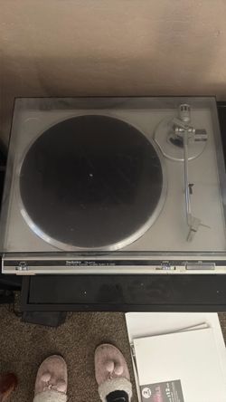 Technics SL-Q200 Direct Drive Turntable