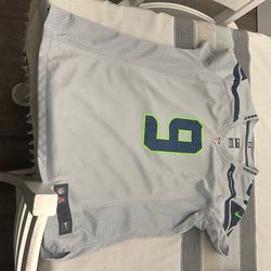 Kenneth Walker XL  BARELY USED