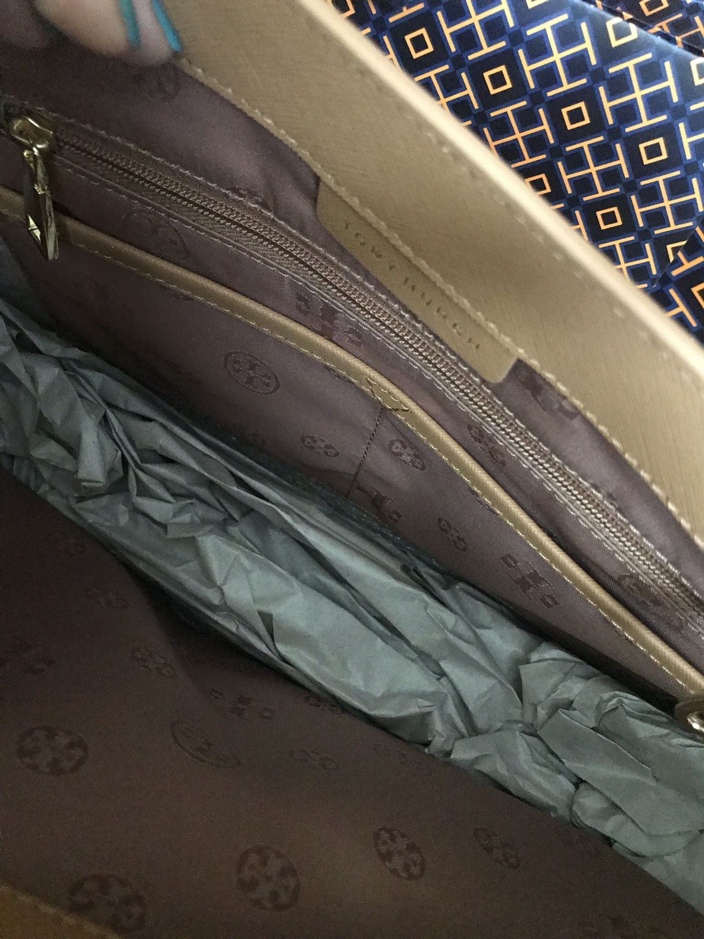 Brand New! ️ Tory Burch Emerson Tote Bag for Sale in Tampa, FL - OfferUp
