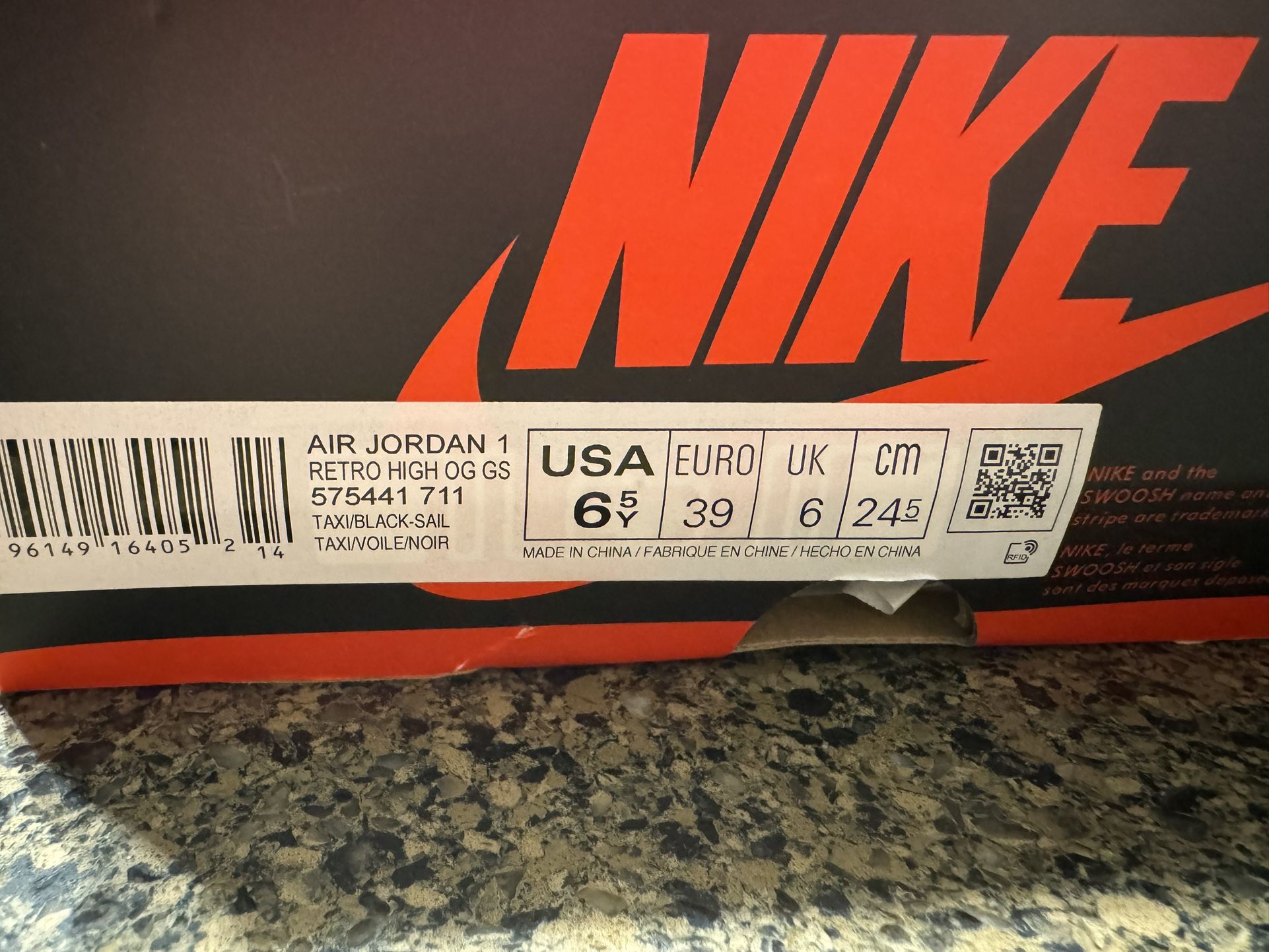 6.5Y Air Jordan 1 - RETRO HIGH