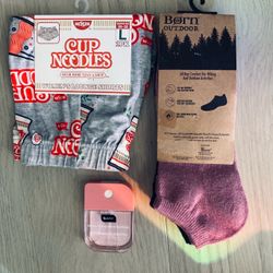🍜 Cozy Comfort Lounge & Self-Care Gift Set 🧦
