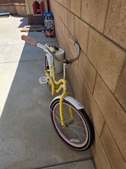 Girls Schwinn Bicycle
