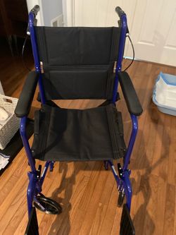 New lightweight folding wheelchair