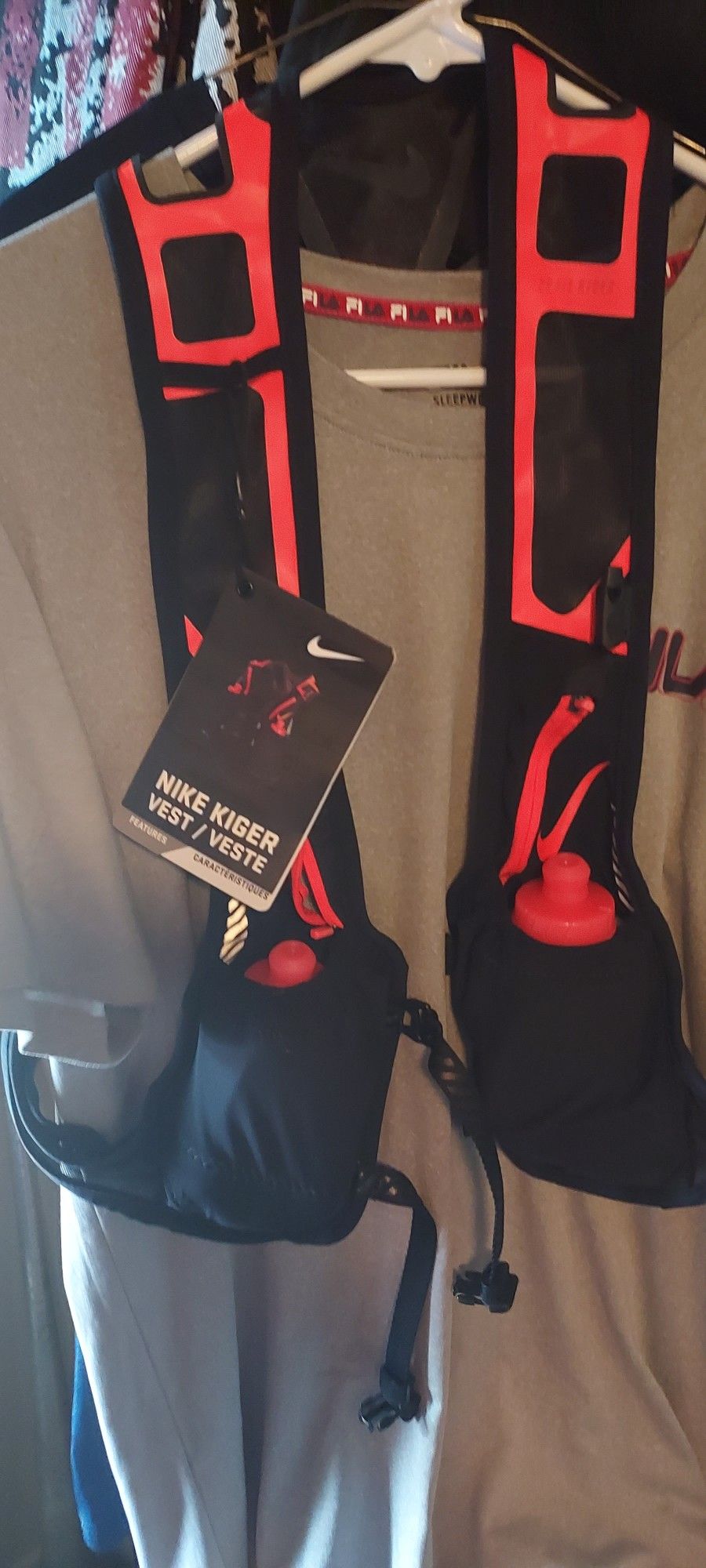 Nike KiGER West/vester New With 2bottle