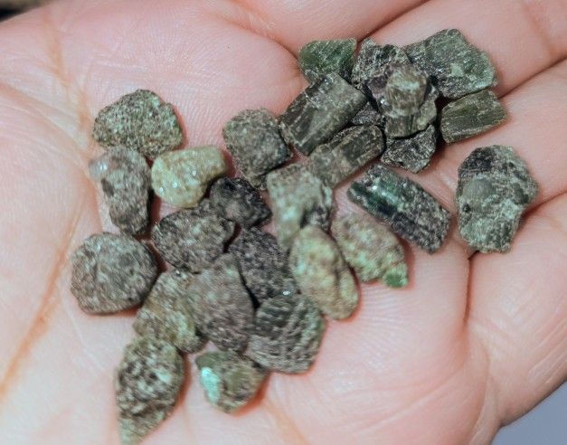 27 Pieces Natural Faceted Emeralds