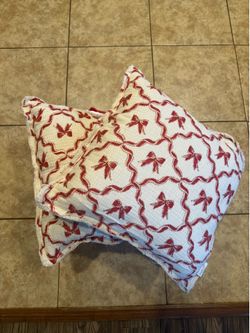 Set of 2 pillows