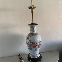 Vintage Chinese Porcelain Lamp 