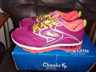 Women's Tony Cheeks Tennis Shoes! Size 8.5 New in box! - $45 (43612)
‹image 1 of 6›
Women's Tony Cheeks Tennis Shoes! Size 8.5 New in box! 1
Women's T
