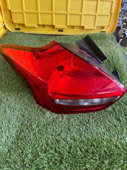 2015 Ford Focus Driver/Left Side Tail Light