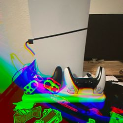 Used Ps5 with 2 Controllers For $800 in Arizona 