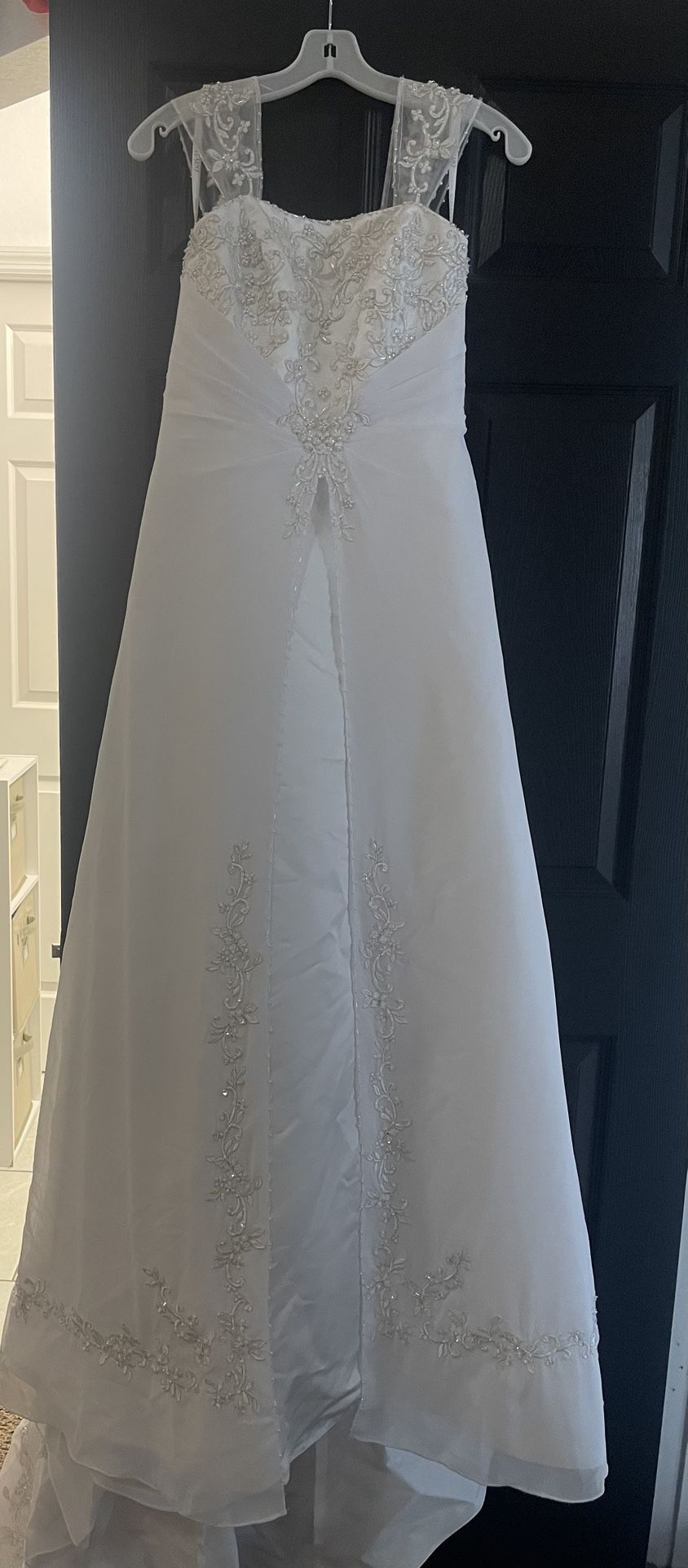 White Wedding Dress With Veil/Vestido Blanco de Novia Con Velo