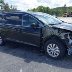 Partes Y piezas Chrysler Pacifica Touring Plus 2019 Black 3.6L