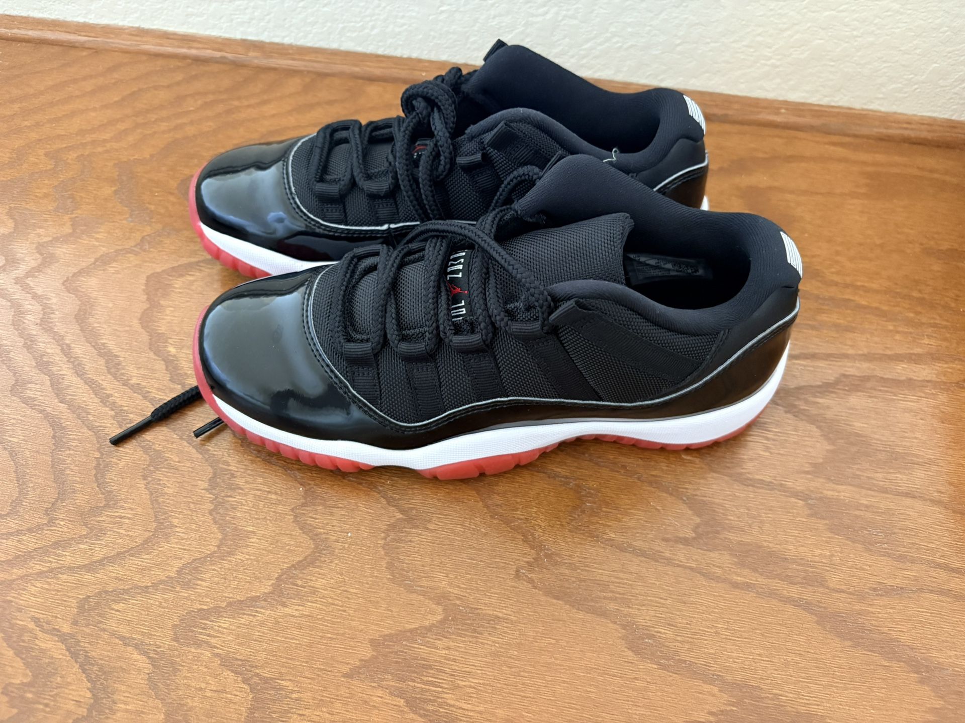 Nike Air Jordan 11 Retro Low "Bred"